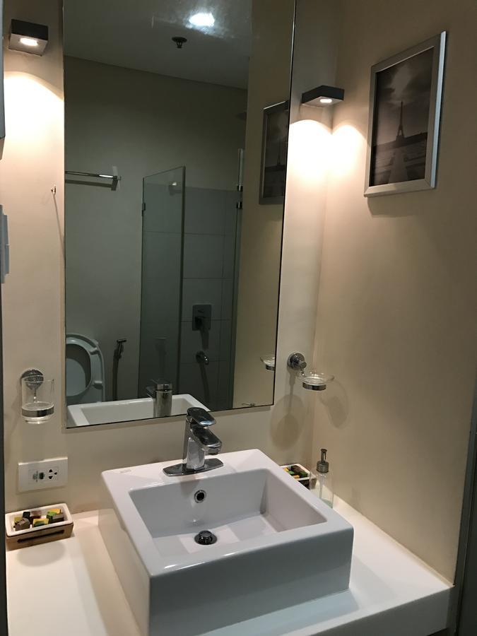 Creys Condo At Pico De Loro Cove นาซุกบู ภายนอก รูปภาพ